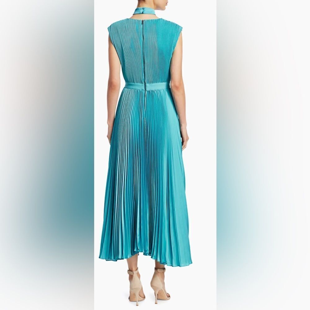 Alice + Olivia Joleen Pleated V-Neck Midi Dress - Picture 5 of 16